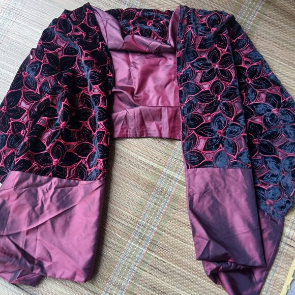 Black and Red Floral Wrap Scarf/Wrap - Picture 1 of 4